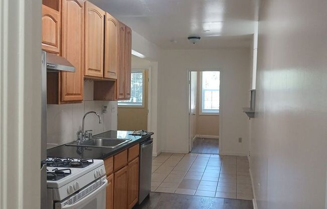 3 beds, 2 baths, 850 sqft, $1,995, Unit 722