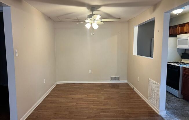 2 beds, 1 bath, $775