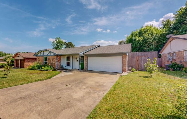 Available Mid-June | 3 Bedroom Arlington Home with Pool