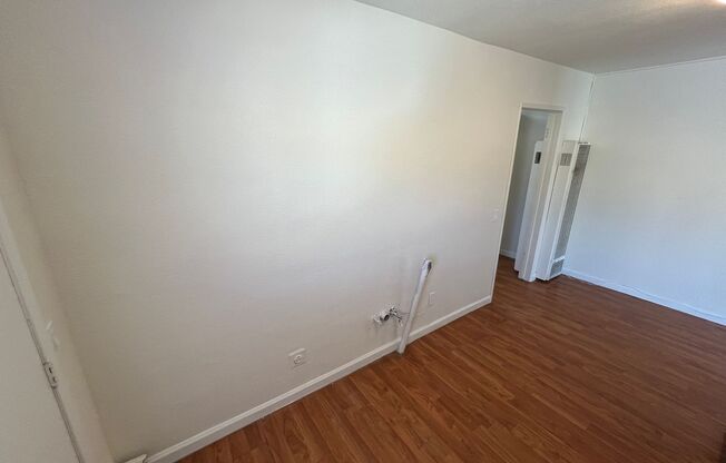 1 bed, 1 bath, $875, Unit 405