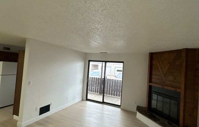 2 beds, 1 bath, 1,078 sqft, $1,000, Unit 203-105F