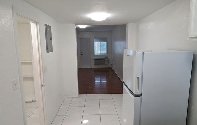 Spacious Studio with lots of natural light located in the heart of south of fifth!