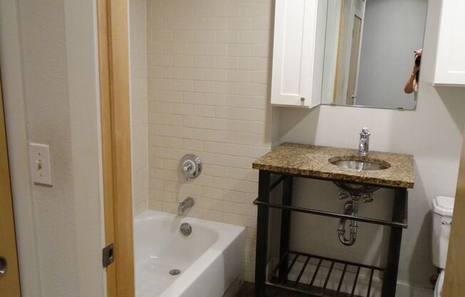 Studio, 1 bath, 610 sqft, $850, Unit 110-205