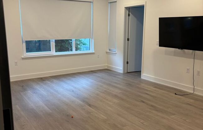 2 beds, 2 baths, 701 sqft, $2,649, Unit 212