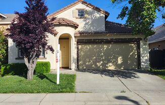 Spacious 3-Bedroom Plus Den Home in Desirable North Natomas Neighborhood!