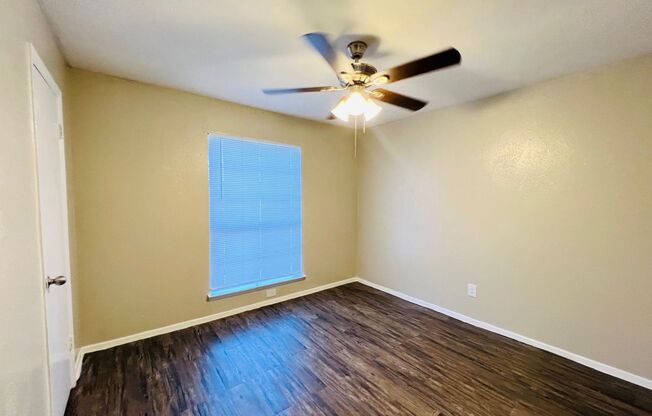 2 beds, 1 bath, 849 sqft, $1,300, Unit 2-234
