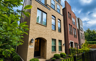 City Living with Skyline Views!