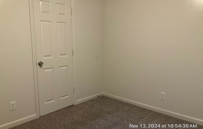 2 beds, 1 bath, 845 sqft, $1,095, Unit 05525-06