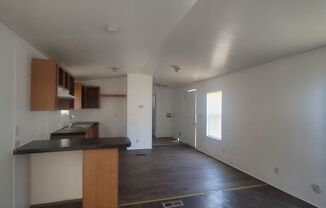 2 beds, 1 bath, 728 sqft, $750