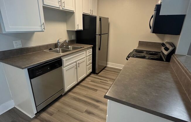 1 bed, 1 bath, 815 sqft, $2,395, Unit 220