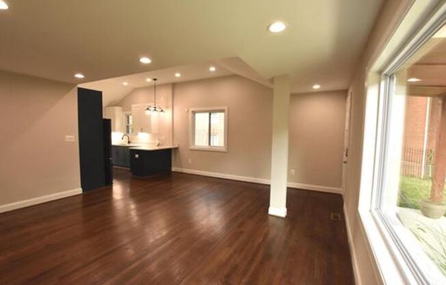 An Absolute Marvel!!! 5BD & 3BA Rambler Near Downtown Silver Spring!!!