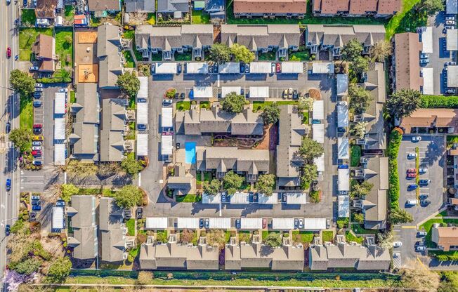 BROOK HOLLOW APARTMENTS