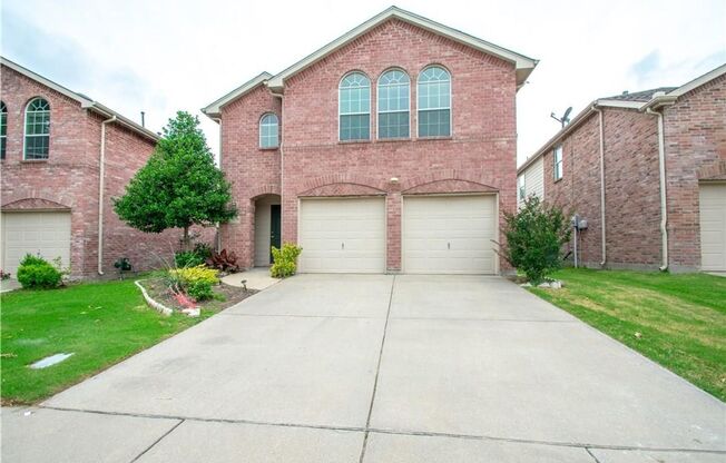 Beautiful 2 story home with 3 Bed, 2.5 bath in highly sought after Heights at Westridge neighborhood and Frisco ISD.