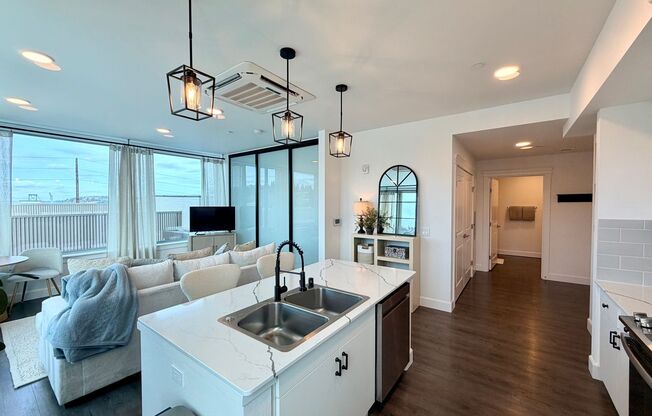 1 bed, 1 bath, 450 sqft, $2,450, Unit 410-401