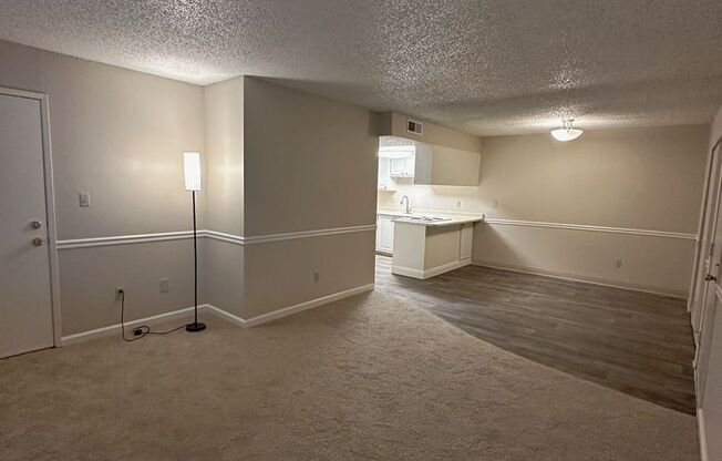 2 beds, 1 bath, $1,700, Unit 494810