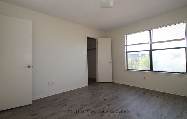 2 beds, 1.5 baths, $795