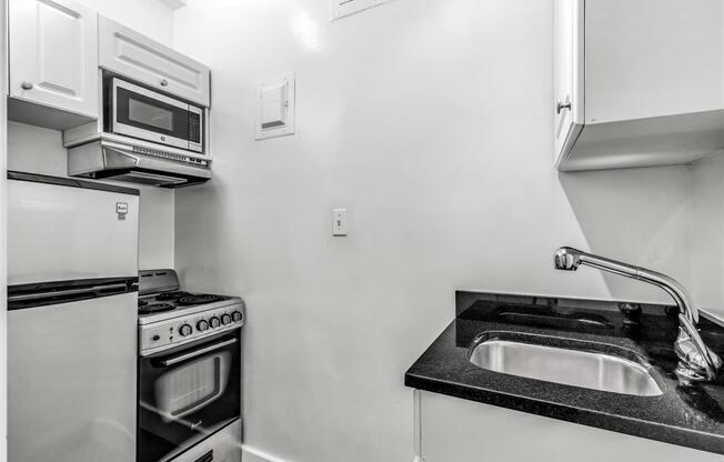 Studio, 1 bath, $3,500, Unit 425