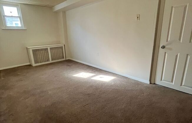 2 beds, 1 bath, $1,350