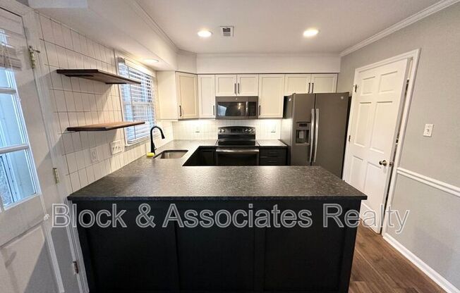 5649 HAMSTEAD XING