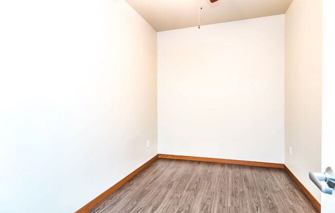 1 bed, 1 bath, 782 sqft, $1,150, Unit B214