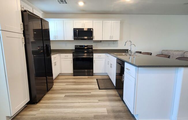 Modern Comfort Meets Vegas Vibes! – Utilities & Internet Included
