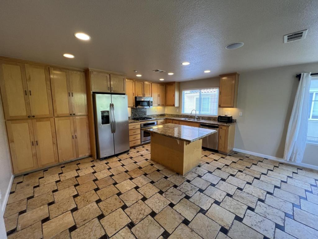 324 VIS ROMA WAY