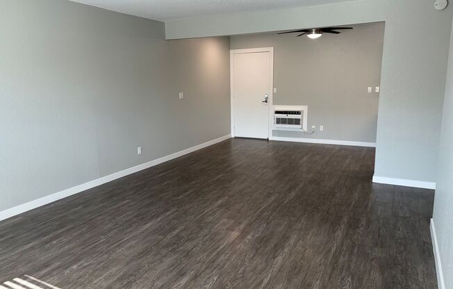 1 bed, 1 bath, 735 sqft, $2,275, Unit 54