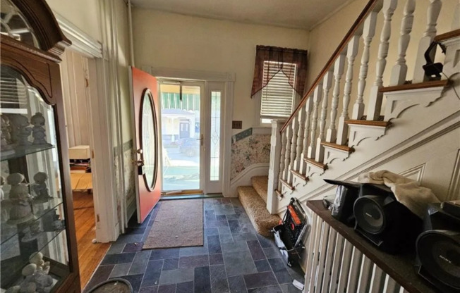 19 EAGLE ST