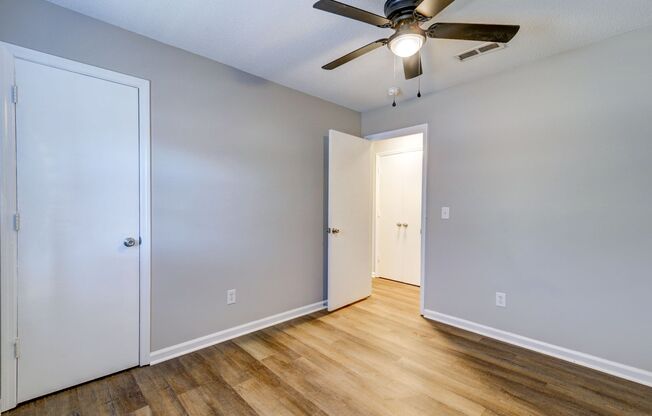 2 beds, 1 bath, 850 sqft, $1,195, Unit 8B