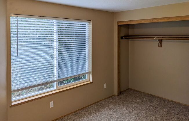 2 beds, 1 bath, 850 sqft, $1,325, Unit 43