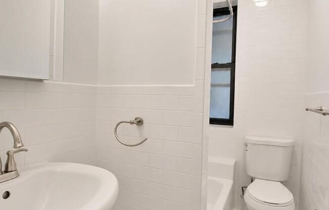 505 W 122 ST