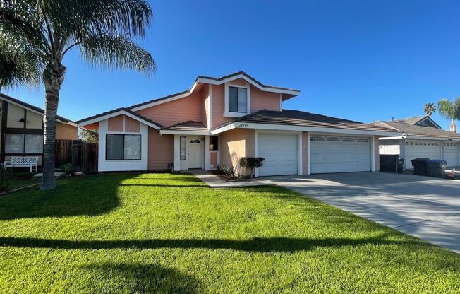 LARGE 4 BEDROOM 3 BATHROOM HOME IN MORENO VALLEY WITH LARGE YARD!