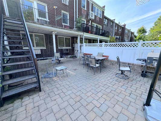 3 beds, 2 baths, 1,210 sqft, $3,200, Unit 2