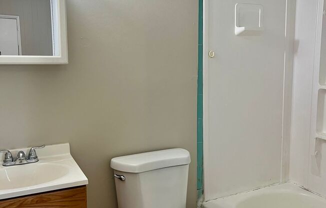 1 bed, 1 bath, 375 sqft, $850, Unit 23