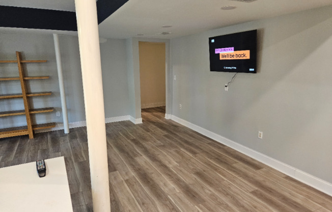 30076 ROSWELL GDNS