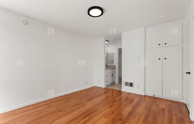 1 bed, 1 bath, $2,195, Unit Unit #101