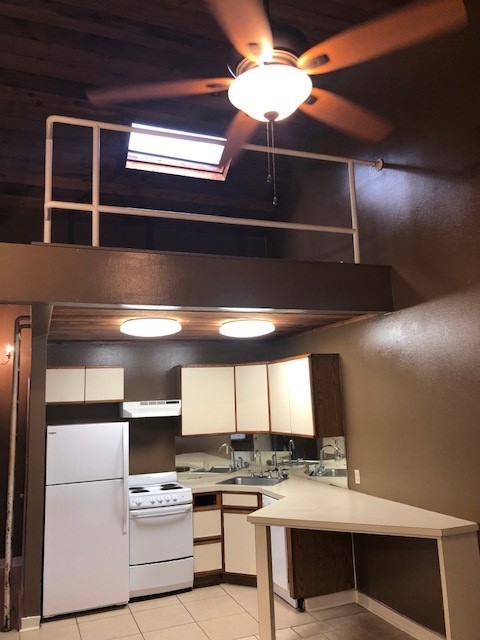 1 bed, 1 bath, 900 sqft, $825, Unit 8366