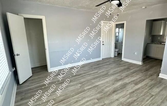 209 N 16 AVE