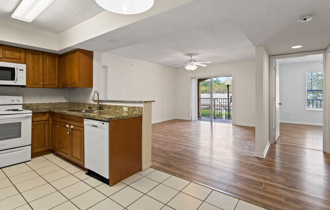 2 beds, 2 baths, 1,130 sqft, $2,250, Unit 08 - 817