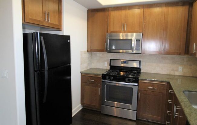 2 beds, 2.5 baths, $2,900