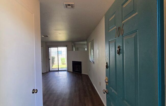 A Fabulous 2 Bedroom, 1 Bathroom Downstairs Unit.