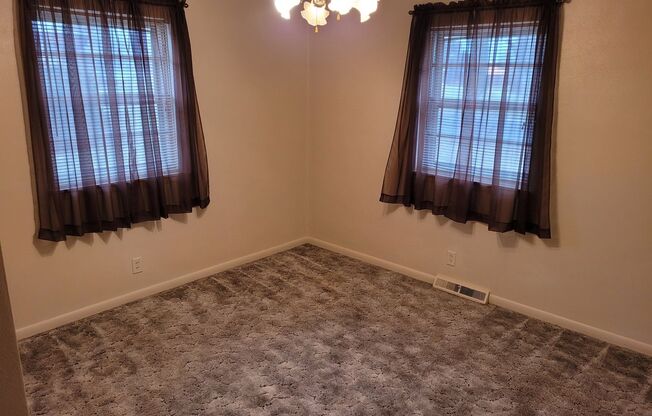 3 beds, 1 bath, $1,200