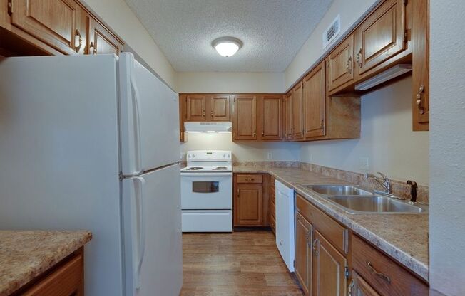 2 beds, 2 baths, 1,140 sqft, $950, Unit 402-8901