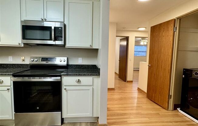 2 beds, 1 bath, 875 sqft, $1,650, Unit 105A