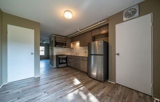 2 beds, 1 bath, 825 sqft, $1,038, Unit 3