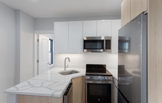 Studio, 1 bath, 250 sqft, $1,500, Unit 7B
