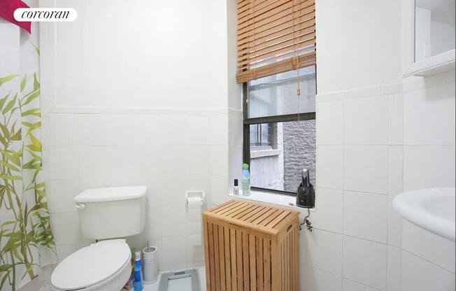 313 W 114 ST