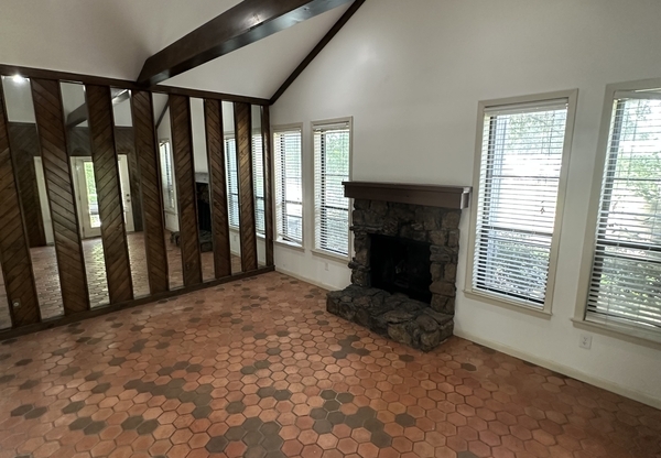 8370 ARMSCOTE PL