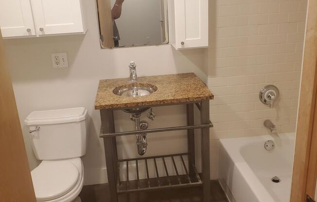 1 bed, 1 bath, 863 sqft, $1,165, Unit 110-104