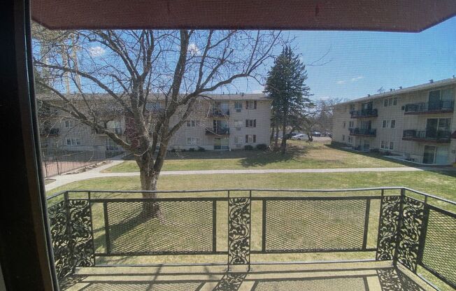 2 beds, 1 bath, 980 sqft, $1,475, Unit 7307-014